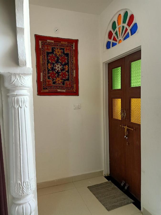 מלון סוואי מדופור Hindupura Residency מראה חיצוני תמונה