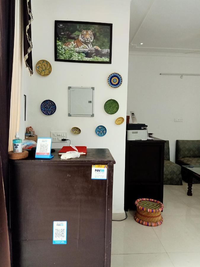מלון סוואי מדופור Hindupura Residency מראה חיצוני תמונה