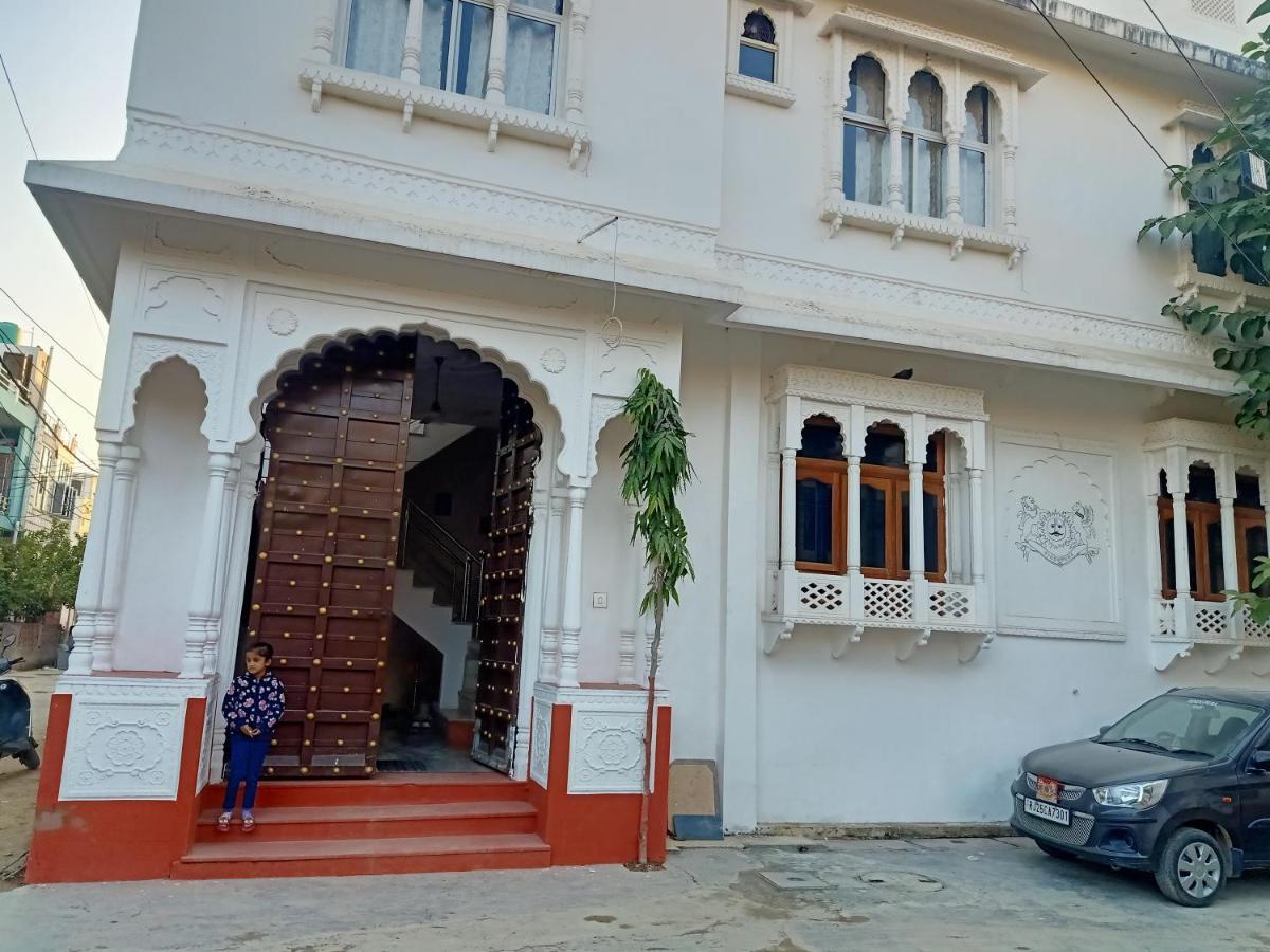 מלון סוואי מדופור Hindupura Residency מראה חיצוני תמונה