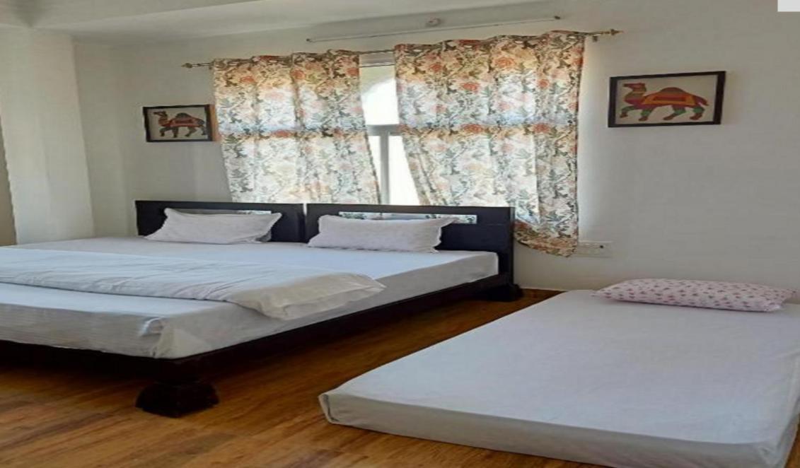 מלון סוואי מדופור Hindupura Residency מראה חיצוני תמונה